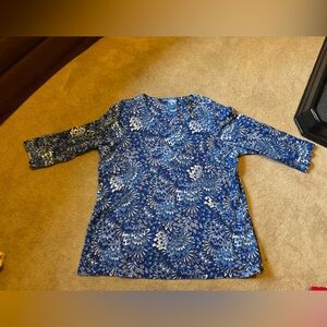 Kim Rogers Blue and White Feather Pattern Top